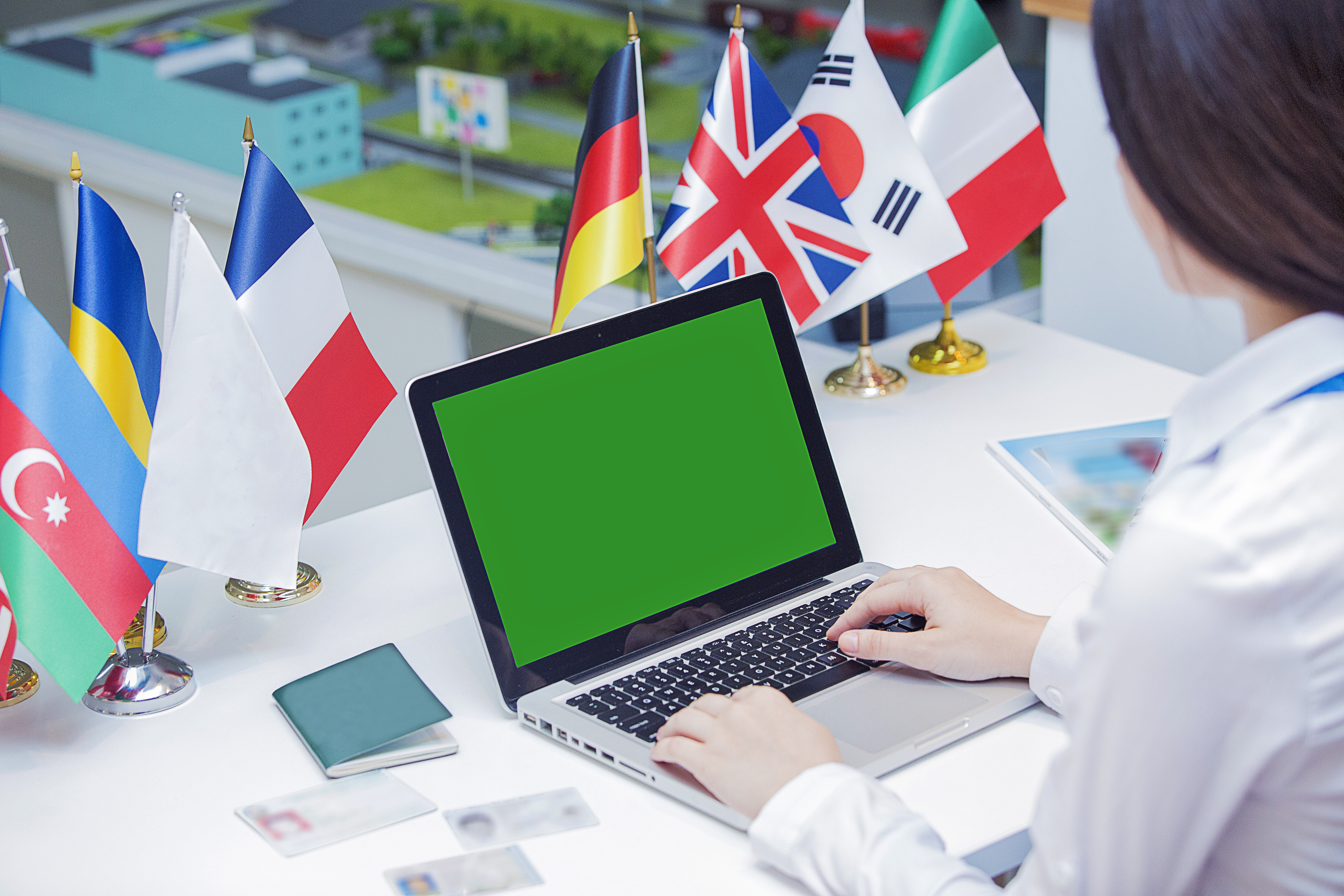 L-LIN/12 Lingua e traduzione per la mediazione linguistica I